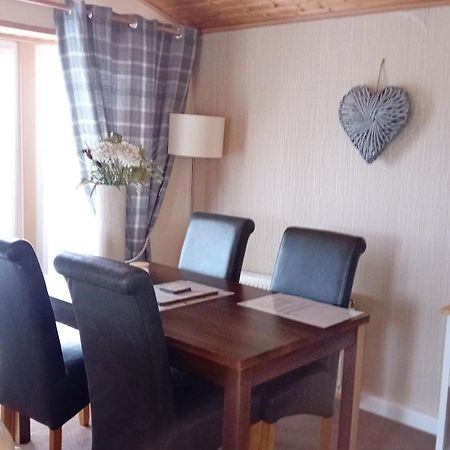 Baytree Lodge At Three Lochs Holiday Park, New Ask About Our Packages Birthday ,Anniversary,Family,Pamper Packages Available Balminnoch ภายนอก รูปภาพ